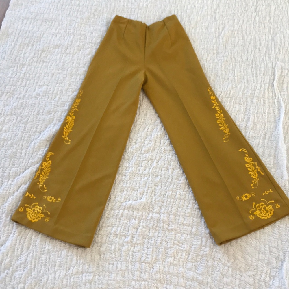 Vintage 70s high-waisted embroidered bell bottoms